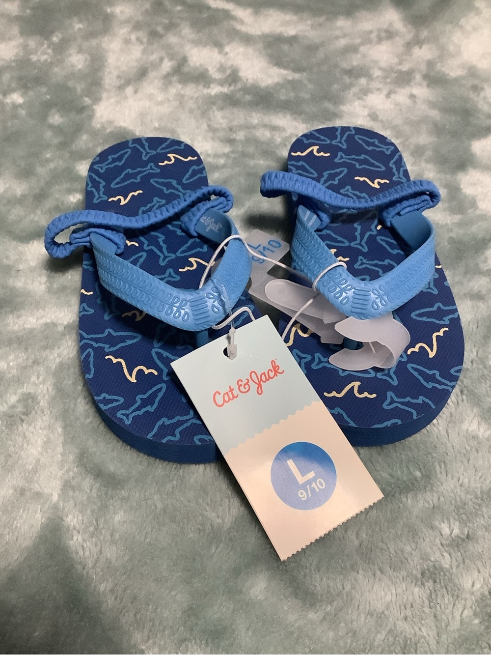 Cat & Jack Adrian Little Boys Shark Flip Flop Sandals L(9/10) NWT